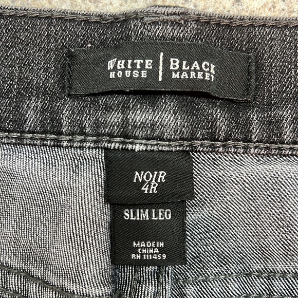 👖WHITE HOUSE BLACK MARKET NOIR 4R Slim Leg blk denim jeans embellished pockets - Picture 6 of 14